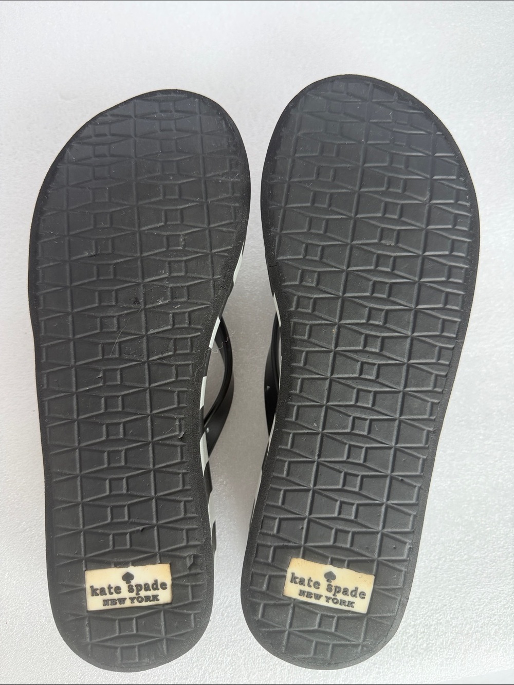 KATE SPADE Rhett Black White Striped Bow Platform Flip Flop Sandals Size 8 - Picture 11 of 13